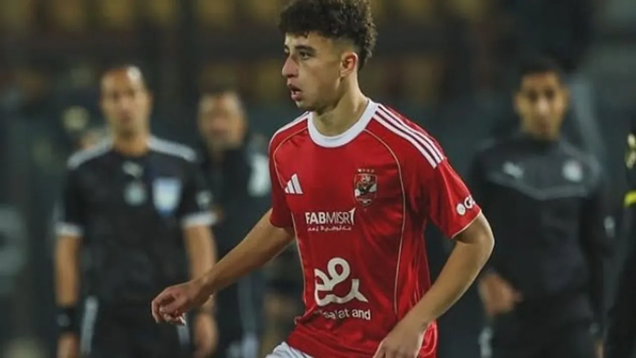 فرصة أخيرة تفصل لاعب الأهلي عن الانتقال للدوري الإسباني